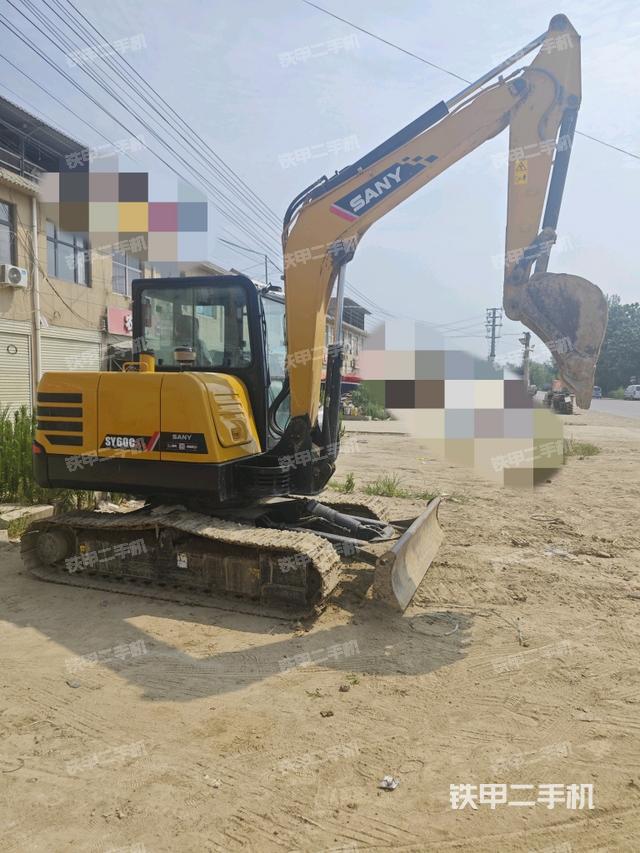 驾驶室整体(整机外观) 驾驶室整体(整机外观)