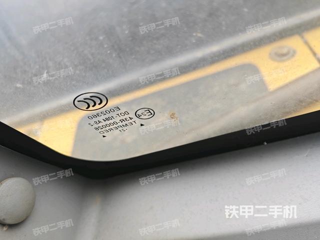 后窗玻璃角标(驾驶室部分) 后窗玻璃角标(驾驶室部分)