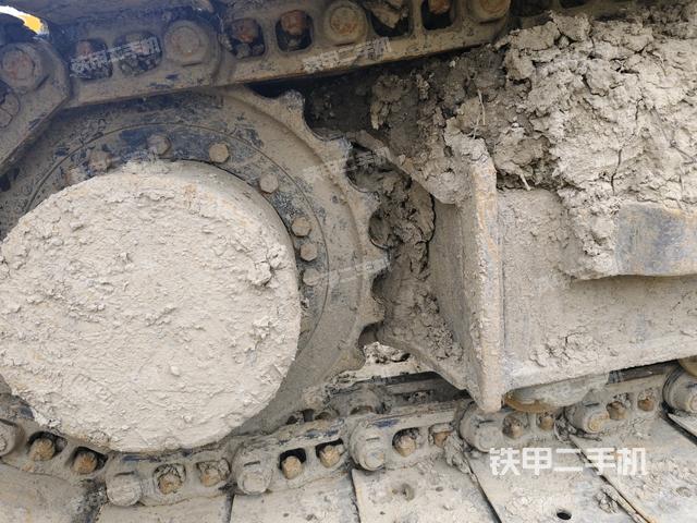 右驱动轮（行走机构）