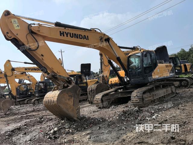 現(xiàn)代R350LVS挖掘機(jī)