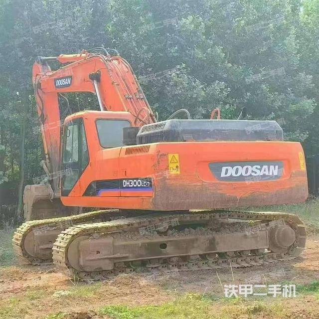 斗山DH300LC-7挖掘機(jī)