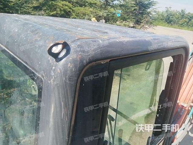 驾驶室顶部（整机外观）