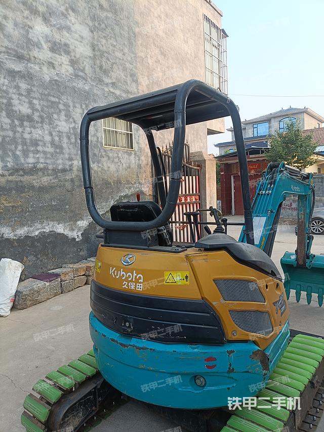 驾驶室顶部（整机外观）