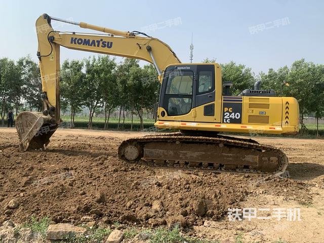 小松PC240LC-8M0挖掘機