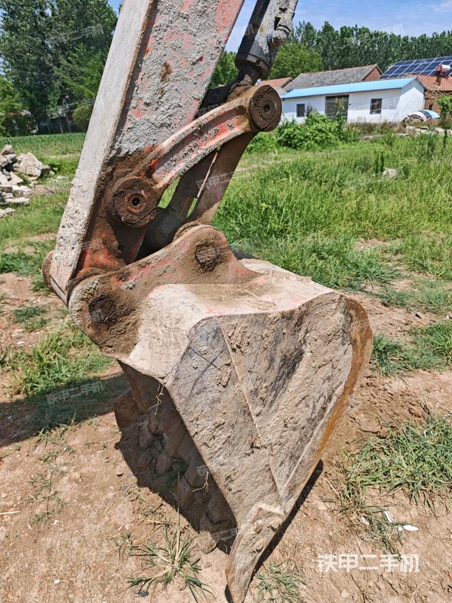 小臂整体右前(工作和回转装置) 小臂整体右前(工作和回转装置)