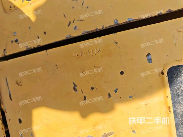 大臂根部?斜視(工作和回轉(zhuǎn)裝置) 大臂根部?斜視(工作和回轉(zhuǎn)裝置)