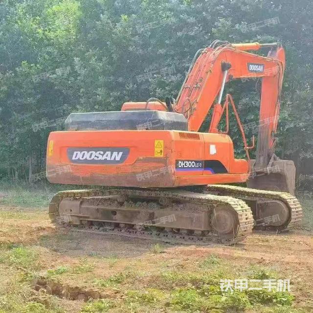 整机右后45°(整机外观) 整机右后45°(整机外观)