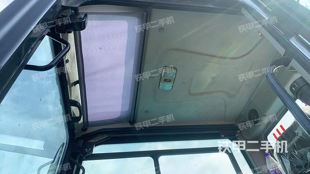 驾驶室顶部（整机外观）