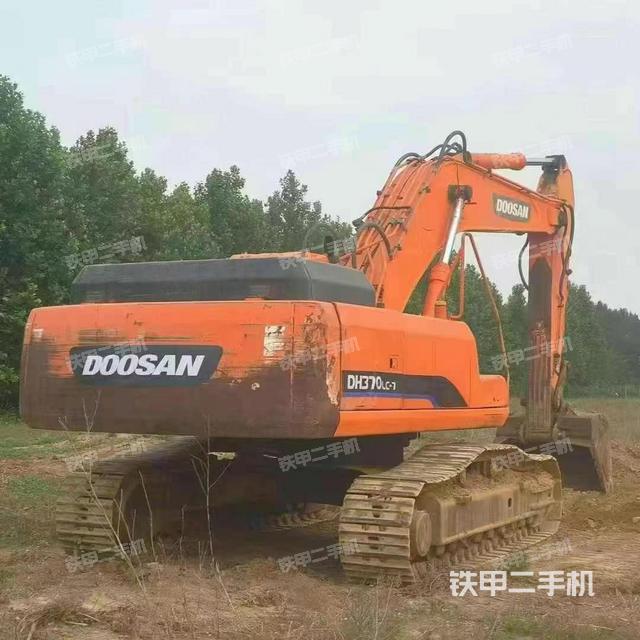 整机右后45°(整机外观) 整机右后45°(整机外观)