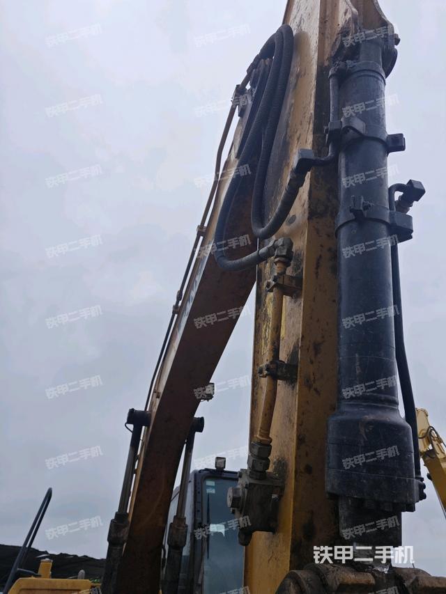 小臂整體右前(工作和回轉(zhuǎn)裝置) 小臂整體右前(工作和回轉(zhuǎn)裝置)