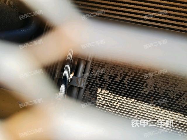 散热器正面(大件舱室) 散热器正面(大件舱室)
