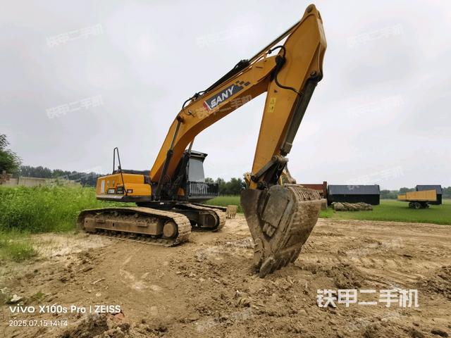三一重工SY305C挖掘機(jī)