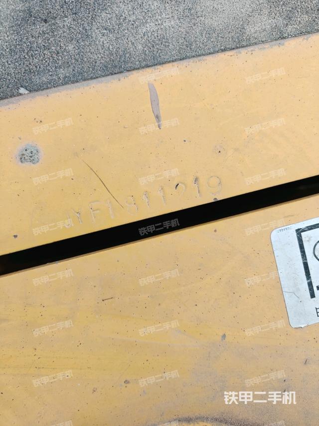 大臂整體?右側(cè)(工作和回轉(zhuǎn)裝置) 大臂整體?右側(cè)(工作和回轉(zhuǎn)裝置)