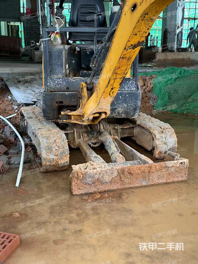 單側履帶整體（整機外觀）