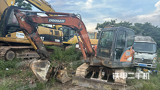 南宁斗山DX60挖掘机实拍图片