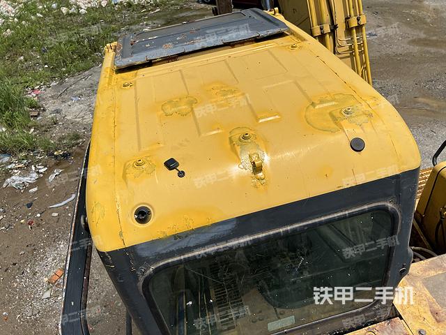 驾驶室顶部（整机外观）