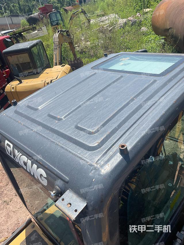 驾驶室顶部（整机外观）