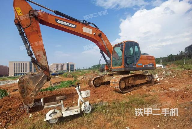 斗山DX215-9C挖掘機(jī)
