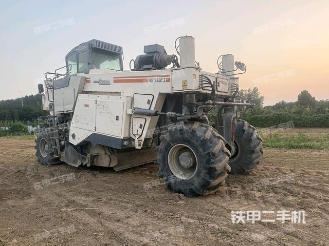 右前45(整机外观) 右前45(整机外观)