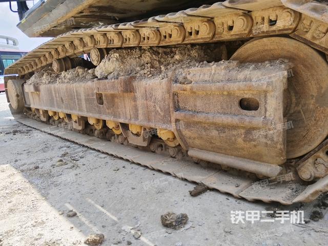 左側(cè)履帶整體?(行走機構) 左側(cè)履帶整體?(行走機構)