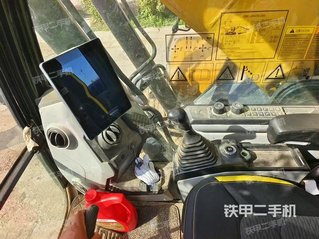 駕駛室整體（整機(jī)外觀）