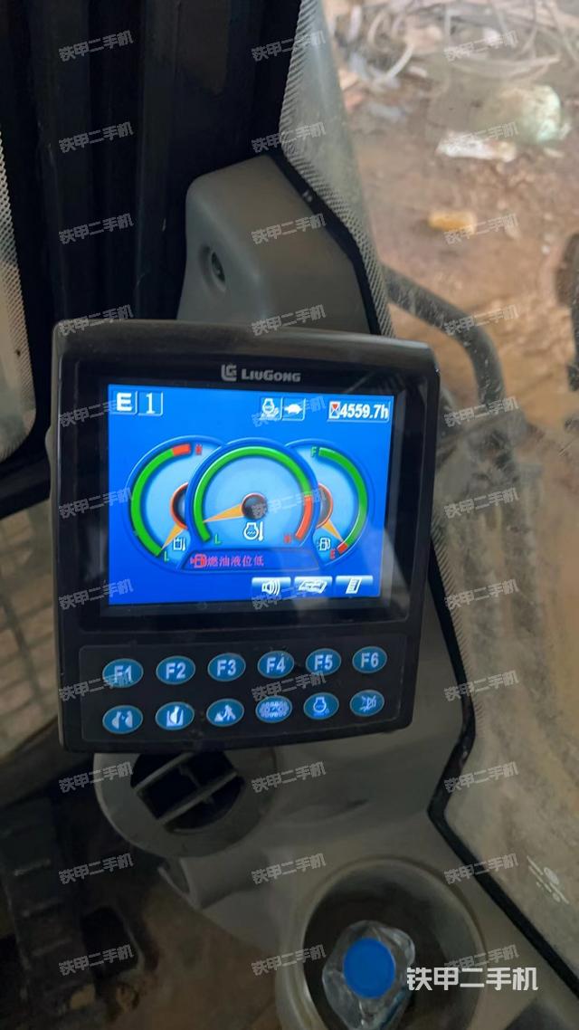 驾驶室整体（整机外观）