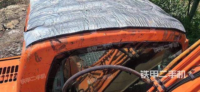 驾驶室顶部（整机外观）