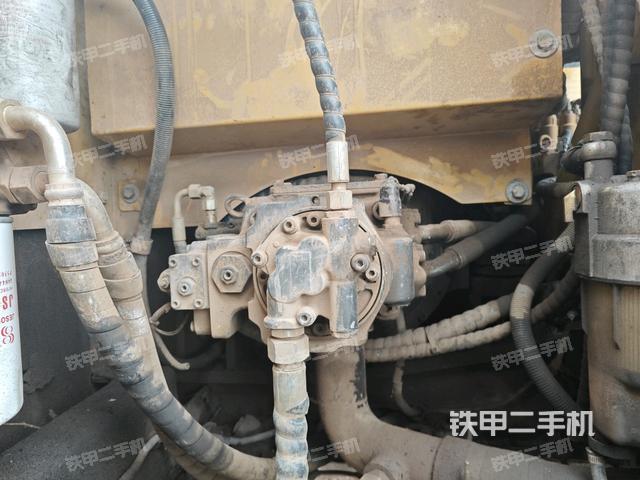 液壓泵斜45?右(大件艙室) 液壓泵斜45?右(大件艙室)