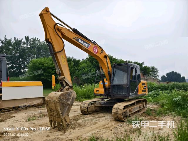 三一重工SY135C挖掘機