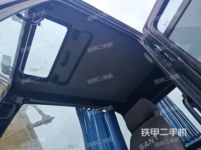 頂棚整體(駕駛室部分) 頂棚整體(駕駛室部分)