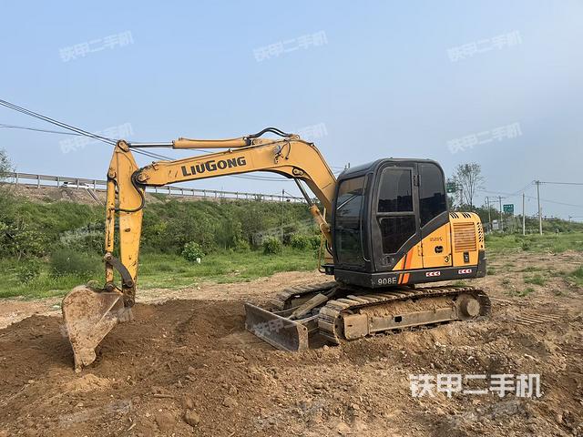 驾驶室整体(整机外观) 驾驶室整体(整机外观)