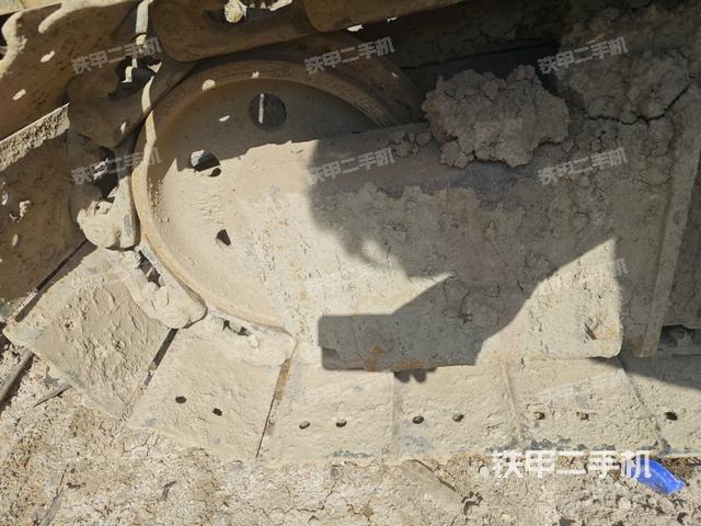 右側(cè)履帶整體?(行走機(jī)構(gòu)) 右側(cè)履帶整體?(行走機(jī)構(gòu))