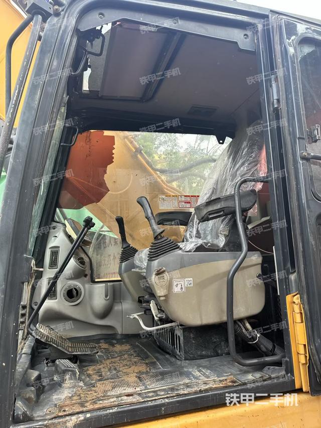 驾驶室整体（整机外观）