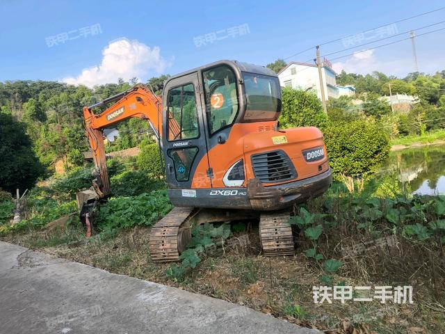 整机右后45°(整机外观) 整机右后45°(整机外观)