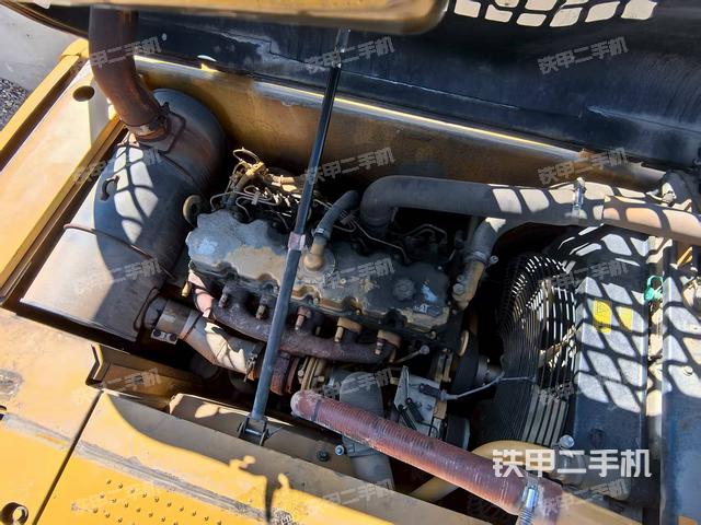 發(fā)動(dòng)機(jī)整體俯視(整機(jī)外觀) 發(fā)動(dòng)機(jī)整體俯視(整機(jī)外觀)