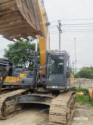 徐工XE470D挖掘机实拍图片