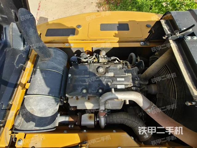 駕駛室頂部（整機(jī)外觀）