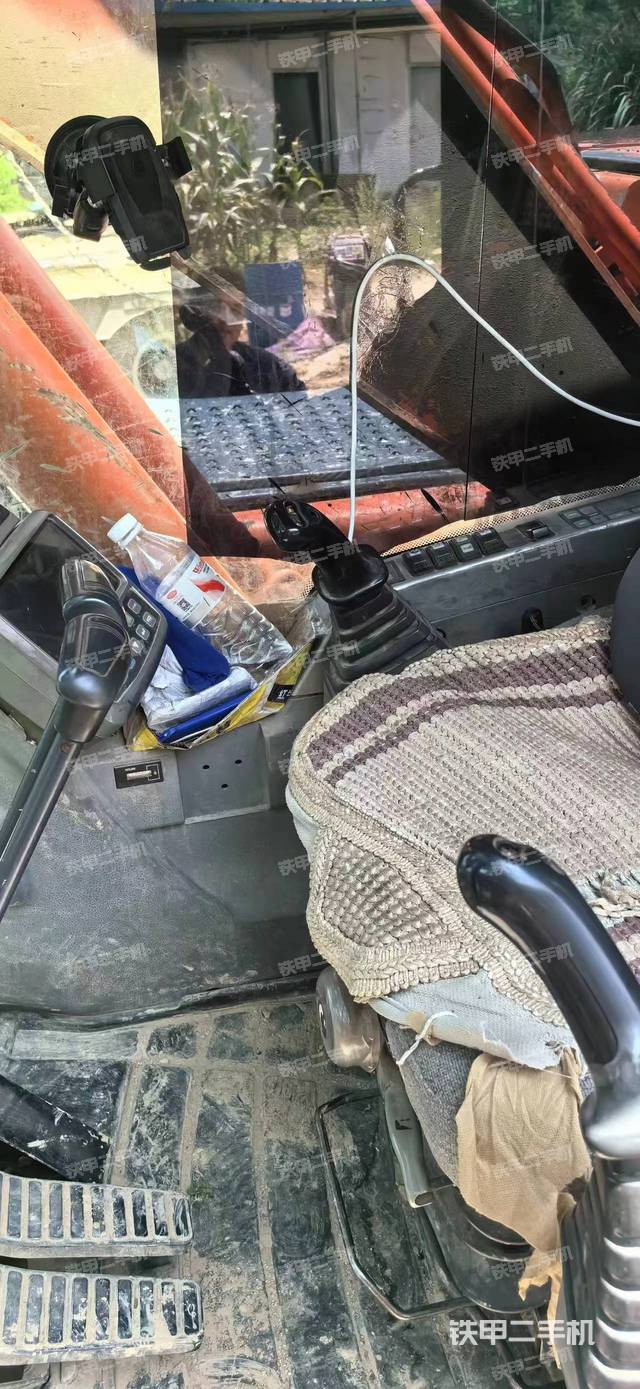 驾驶室整体（整机外观）