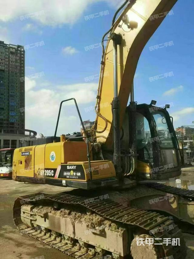 大臂根部?斜視(工作和回轉裝置) 大臂根部?斜視(工作和回轉裝置)