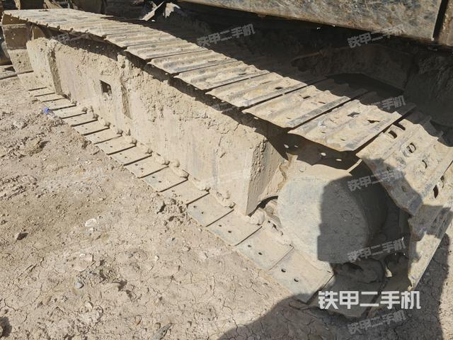 左側(cè)履帶整體?(行走機(jī)構(gòu)) 左側(cè)履帶整體?(行走機(jī)構(gòu))