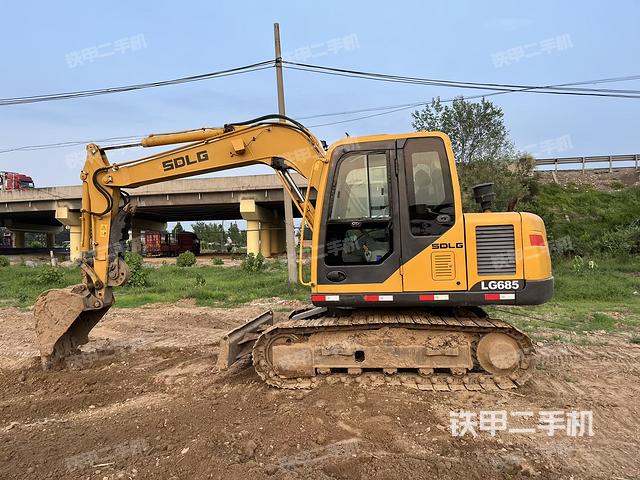 山東臨工LG685挖掘機(jī)