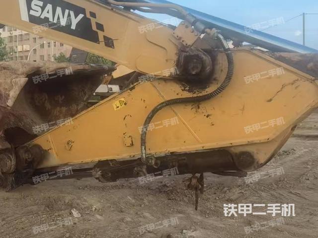 小臂整體左后(工作和回轉(zhuǎn)裝置) 小臂整體左后(工作和回轉(zhuǎn)裝置)
