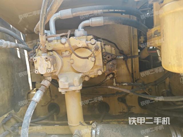 液壓泵斜45?右(大件艙室) 液壓泵斜45?右(大件艙室)