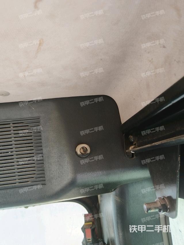 座椅后部(駕駛室部分) 座椅后部(駕駛室部分)