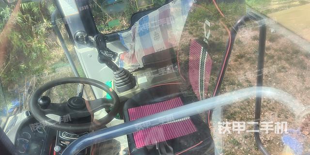 駕駛室工作臺(整機外觀及大件) 駕駛室工作臺(整機外觀及大件)