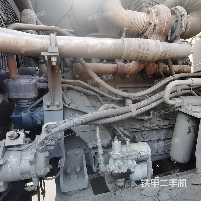 發(fā)動(dòng)機(jī)右側(cè)(整機(jī)外觀及大件) 發(fā)動(dòng)機(jī)右側(cè)(整機(jī)外觀及大件)