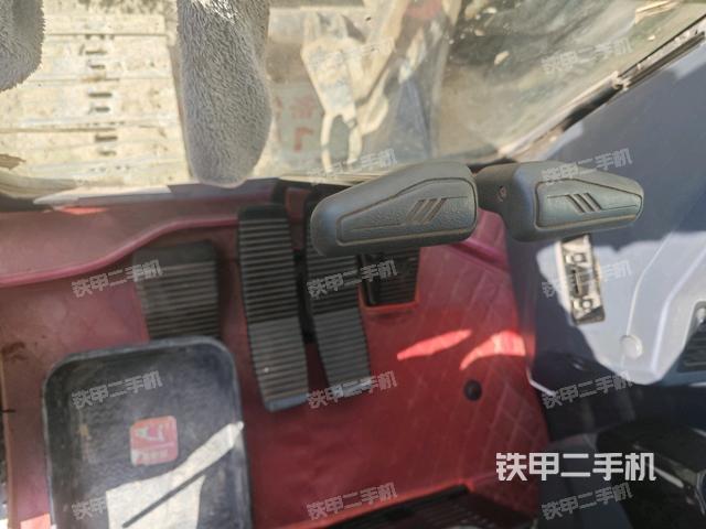 座椅后部(駕駛室部分) 座椅后部(駕駛室部分)