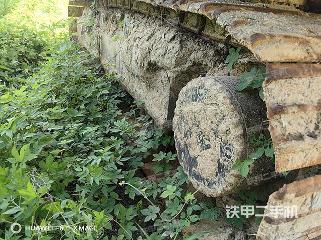 單側(cè)履帶整體(整機(jī)外觀) 單側(cè)履帶整體(整機(jī)外觀)