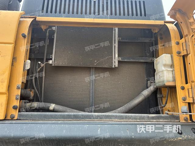散热器正面(大件舱室) 散热器正面(大件舱室)
