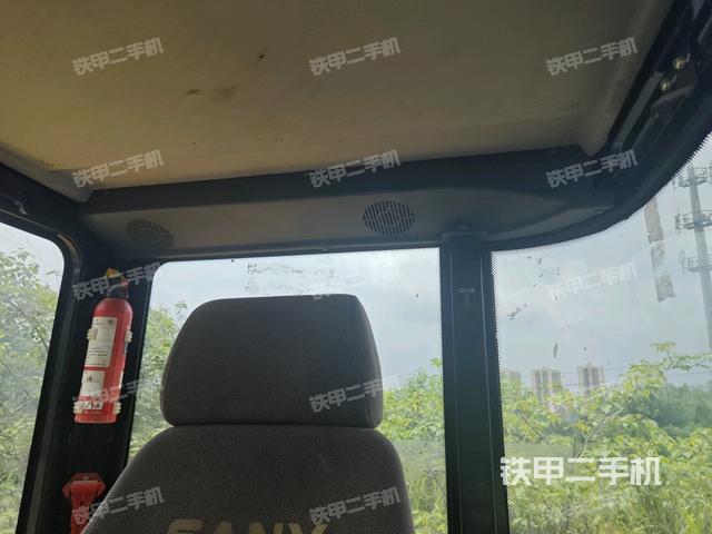 座椅后部(駕駛室部分) 座椅后部(駕駛室部分)